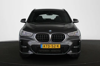 BMW X1 xDrive25e M Sport Stoelverwarming LED Sportstoelen Navi / 15