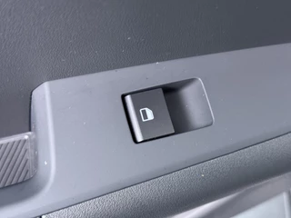 Kia Niro 1.6 GDi PHEV DynamicLine  - Apple Carplay/Android Auto - Adaptieve Cruise Control - Achtruitrijcamera - Naviigatie - Fabrieksgarantie t/m 2032 / 34