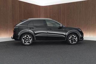 Volkswagen T-Roc 1.5 eTsi 150pk DSG R-Line First Edition Trekhaak Camera Keyless Stoelverwarming Virtual Cockpit Carplay / 11