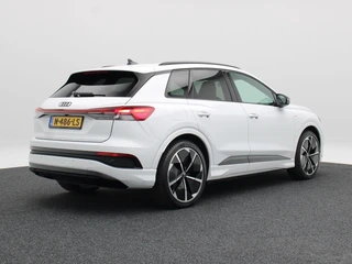Audi Q4 e-tron 40 Launch edition S Competition 77 kWh 204 Pk | Stoelverwarming | Panorama dak | Adaptive Cruise | Matrix LED | Camera | CarPlay | 21 inch | 93.167 Km !! / 4
