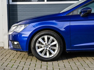 Seat Leon ST 1.0 EcoTSI Style Intense | Carplay | Keyless | Climate control | Cruise control | PDC v+a | Trekhaak / 19