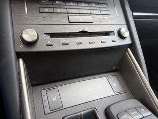 Lexus IS 300h Hybrid Sport Edition / 18