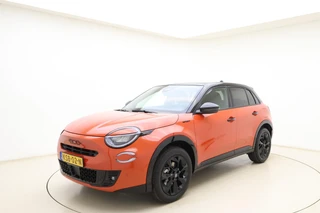 Fiat 600 1.2 Turbo 145pk Hybrid Automaat Sport | DEMO | Tot 8 jaar garantie | Navigatie | Achteruitrijcamera | Elektrische achterklep | LED Matrix koplampen | Sportief interieur | 18" Lichtmetalen velgen | Zwart dak