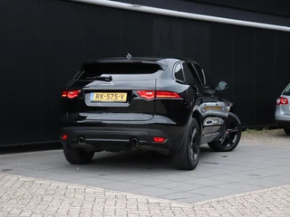 Jaguar F-PACE 2.0 Portfolio AWD 25t / 4