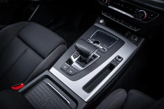 Audi Q5 50 TFSI e Quattro Pro Line | Luchtvering | Matrix LED | Inparkeersysteem | Drive select | Trekhaak | Navigatie | SoH 94% | / 64