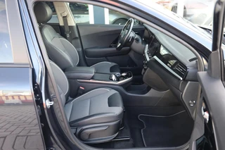 Kia e-Niro DynamicPlusLine 64 kWh|Schuif-kanteldak|Stoelverwarming|Camera|Clima|Cruise|Telefoon / 13
