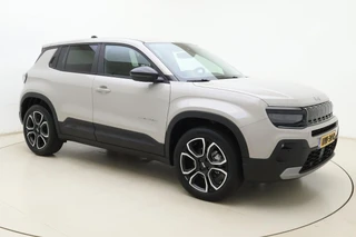 Jeep Avenger 1.2 e-Hybrid 110pk Automaat Summit | Navigatie | Achteruitrijcamera | Adapt. Cruise control | Climate control | Elektrische achterklep | Keyless | 18" Lichtmetalen velgen | 8 jaar garantie / 9