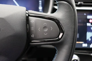 Lynk & Co 01 1.5 261PK Plug-in Hybrid Pano/dak Apple/Carplay Adaptive/Cruise / 26