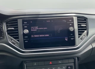 Volkswagen T-Roc 1.0 TSI Style 116 pk  | adaptieve cruise control | navigatie | parkeersensoren | all season banden | climate control / 27