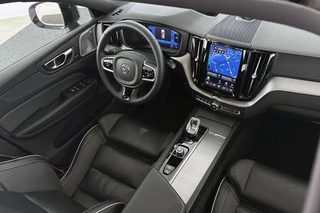 Volvo XC60 2.0 T8 Plug-in-hybrid AWD Polestar Engineered Bowers & Wilkins Panoramadak / 49
