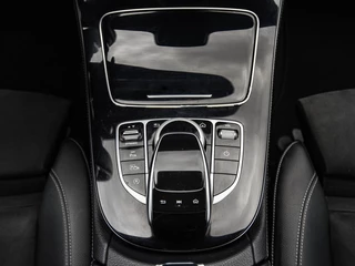 Mercedes-Benz E-klasse 220 d AMG Line Night Edition Panoramadak Widescreen Sfeerverlichting Apple CarPlay Android Auto Camera Stoelverwarming LED / 30
