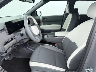 Kia EV3 GT-Line Business Edition 81.4 kWh  - Direct Leverbaar! - Apple Carplay - Adaptieve Cruise Control - Achteruitrijcamera - Stoel-/Stuurverwarming - Fabrieksgarantie t/m 2033 / 18