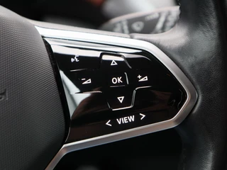 Volkswagen ID.4 Pro Performance 77 kWh 204 Pk | Stoel/Stuurverwarming | Adaptive cruise | Camera | CarPlay | 54.397 Km !! / 23