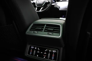 Audi Q8 Sportback e-tron 55 quattro Edition 115 kWh | PANORAMADAK | ACHTERBANKVERWARMING | AMBIENT LIGHTING | HEAD UP | B&O | TREKHAAK | 22" / 10