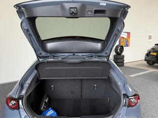 Mazda 3 2.0 e-SkyActiv-G M Hybrid 122 Luxury | 360CAM | TRHK | BOSE / 17