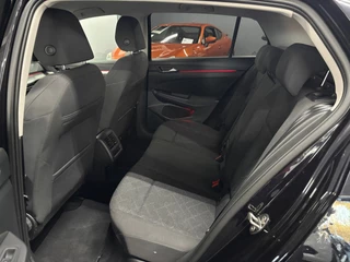 Volkswagen Golf 1.0 eTSI Life / NL-auto, Automaat, 52.679KM / 16