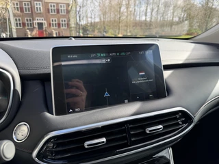 MG EHS 1.5 TGDI Luxury PHEV / 15