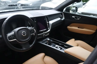 Volvo XC60 T8 Recharge AWD Momentum | Leder | Panoramadak | Parkeercamera | Keyless / 9