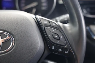 Toyota C-HR 1.8 Hybrid Dynamic|Automaat|Trekhaak|Stoelverwarming|Camera|Navi|ACC / 22