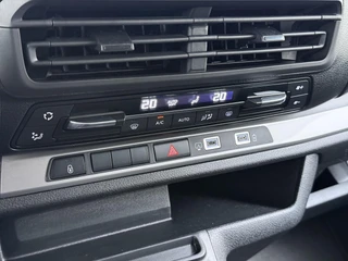 Peugeot e-Expert Long 75 kWh L3 9pl | SOH 95% | CAMERA | NAVIGATIE | BTW VERREKENBAAR | LED | CLIMA | FABRIEKSGARANTIE TOT 11-2027 | ALL-IN PRIJS / 36