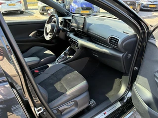 Toyota Yaris 1.5 Hybrid GR SPORT PANODAK STOEL/STUURVERW JBL-AUDIO HEAD-UP 18'' LM-VELGEN PARK-SENSOREN NAVI KEYLESS CAMERA APPLE/ANDROID NL-AUTO 1E-EIG / 15