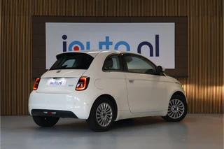 Fiat 500e Urban Comfort 42 kWh  Keyless/Stoelverw/CarPlay/Camera/Dodehoek/Pdc/15" / 2