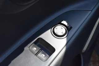 Kia Stonic 1.0 T-GDi DynamicLine 1e Eigenaar | Navigatie | Camera | 12 mnd BOVAG garantie | Whatsapp 06-53188999 / 17
