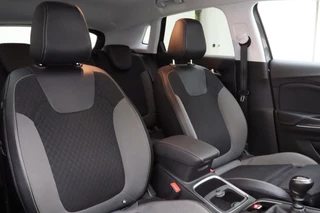 Opel Grandland X 1.2 Turbo 130pk Innovation | Navigatie | Trekhaak | Climate control | AGR Comfortstoelen | Elektrische achterklep | Stoel- en stuurverwarming | Camera / 11