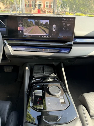 BMW i5 Touring eDrive40 Business Edition 84 kWh | SOH 96% | Pano | BTW | / 20