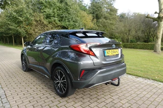 Toyota C-HR 1.8 Hybrid Executive  | Dealer onderhouden | NAVI | Camera | Trekhaak | Cruise control | / 11
