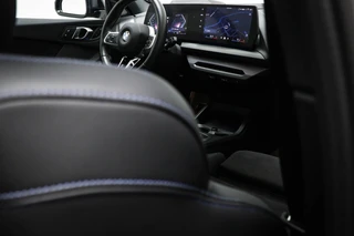 BMW 1-serie 123 xDrive | INNOVATION PACK | PANORAMADAK | STUURVERWARMING | MASSAGE |  HEAD UP | 360 CAMERA | 19" / 18