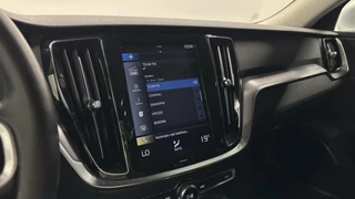 Volvo V60 2.0 B3 Momentum Business ECC NAVI CAMERA CARPLAY LM CRUISE. / 39