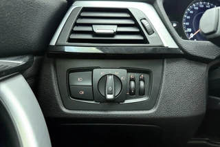 BMW 3-serie Gran Turismo 320i High Executive Edition | Lederen bekleding | M Sport pakket | Trekhaak | Stoelverwarming | Keyless | Navigatie | Weinig kilometers | Climate control / 23