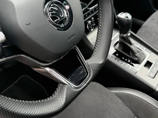 Škoda Superb Combi 1.4 TSI iV 218pk Sportline Business / 28