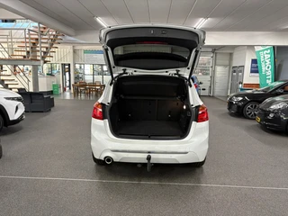 BMW 2-serie Active Tourer 218i High Executive/ NL auto/ Afneembare trekhaak/ Achteruitrijcamera / 37