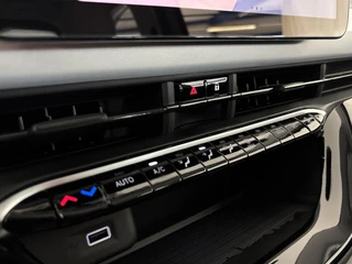 Fiat 500e La Prima 42 kWh | Panoramadak | Apple-Android | 8 Jaar Fabrieks-Garantie / 24