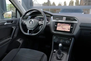 Volkswagen Tiguan 1.4 TSI ACT Highline Business R | Dealer Onderhouden | Led | Virtual | Stoelverwarming | Trekhaak | Carplay / 15