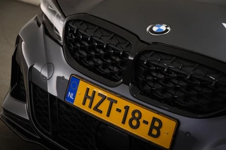 BMW 3-serie Touring M340i xDrive High Executive | DRIVING PROFESSIONAL PACK | LASER LED | PANORAMADAK | HEAD UP | STUURVERWARMING | EIBACH | CAMERA | 19" / 20