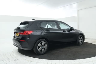 BMW 1 Serie 116d High Executive  5 Deurs hb, Navigatie, Climate / 2