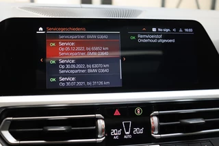 BMW 3 Serie Touring M340i xDrive High Executive M Sport Pakket Automaat  / Live Cockpit Professional / Panoramadak / Trekhaak / Individual Leder Merino / Driving Assistant / M Sport Differentieel / Harman Kardon / M Adaptief Onderstel / Safety Pack / Head-Up Display / 19 Inch / Stoelverwarming voor+achter / 30