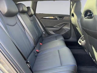 Volkswagen Passat Variant 1.5 eHybrid R-Line Edition 272pk / 5 JR Garantie / Pano / Leer / Trekhaak / H-K / Hud / Keyless / 360 / 16