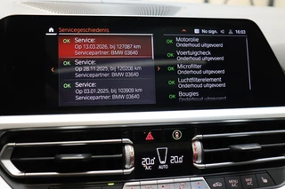 BMW 3 Serie Touring M340i xDrive High Executive M Sport Pakket Automaat  / Live Cockpit Professional / Panoramadak / Trekhaak / Individual Leder Merino / Driving Assistant / M Sport Differentieel / Harman Kardon / M Adaptief Onderstel / Safety Pack / Head-Up Display / 19 Inch / Stoelverwarming voor+achter / 32