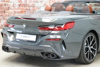 BMW 8 Serie M850i xDrive High Executive M Sport Pakket Automaat  / Live Cockpit Professional / Individual Leder Merino / Driving Assistant / Carbon Exterieur / Active Steering / Laserlight / M Sportremsysteem / Active Cruise Control met Stop en Go-functie / M Sportdifferentieel / Shadow Line / Achteruitrijcamera / Harman Kardon / 7