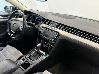 Volkswagen Passat Variant 1.4 TSI ACT Connected Series  R-line Carplay Navigatie 24 Maanden garantie* (Vraag naar de voorwaarden) / 6