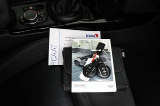 MINI Clubman 1.5 Cooper Business Edition | HALF LEDER | STOELVERWARMING | APPLE | DRAADLOZE LADER | TREKHAAK | 18" / 53