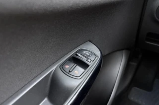 Opel Corsa 1.4 Color Edition Automaat | Stoel & Stuurverwarming | Parkeersensoren voor en achter | Lichtmetalen velgen | DAB radio | Camera / 18