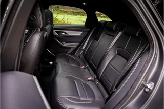 Jaguar F-PACE 2.0 P400e PHEV R-Dynamic Black  Panorama Adaptive Cruise ACC / 25