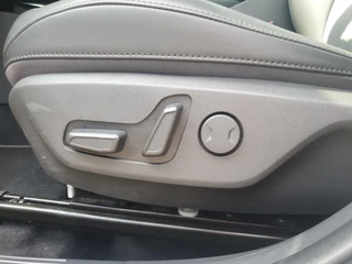 Kia Niro 1.6 GDi Hybrid DynamicLine Edition | Dodehoek detectie | Elektrisch bedienbare best. stoel | Navigatie | Adaptieve cruise control | Apple Carplay / Android Auto | Verbruik 1 op 20! / 16