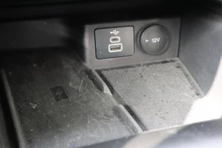 Ford Focus Wagon 125PK HYBRID TITANIUM-X VIRTUAL-COCKPIT B&O AUDIO CLIMA P-SENSOREN 17"LMV LED CAMERA WINTERPACK NL-AUTO / 33
