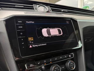 Volkswagen Arteon 2.0 TSI Business R - NL Auto Leder Pano Navi 19inch LMV / 50